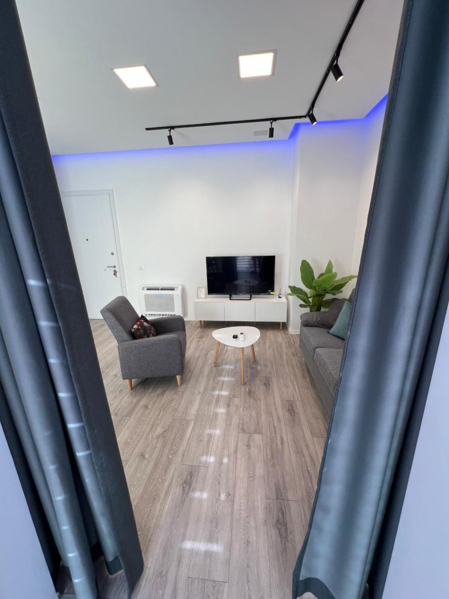 Sunflower Apartment Tirana Zewnętrze zdjęcie