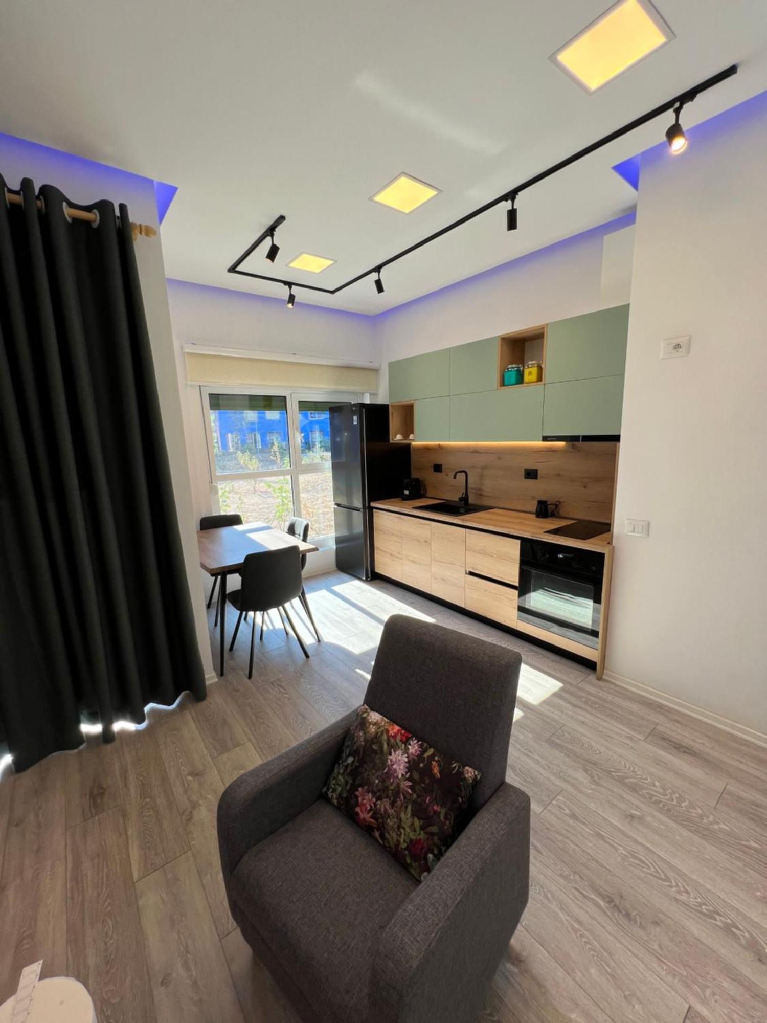 Sunflower Apartment Tirana Zewnętrze zdjęcie