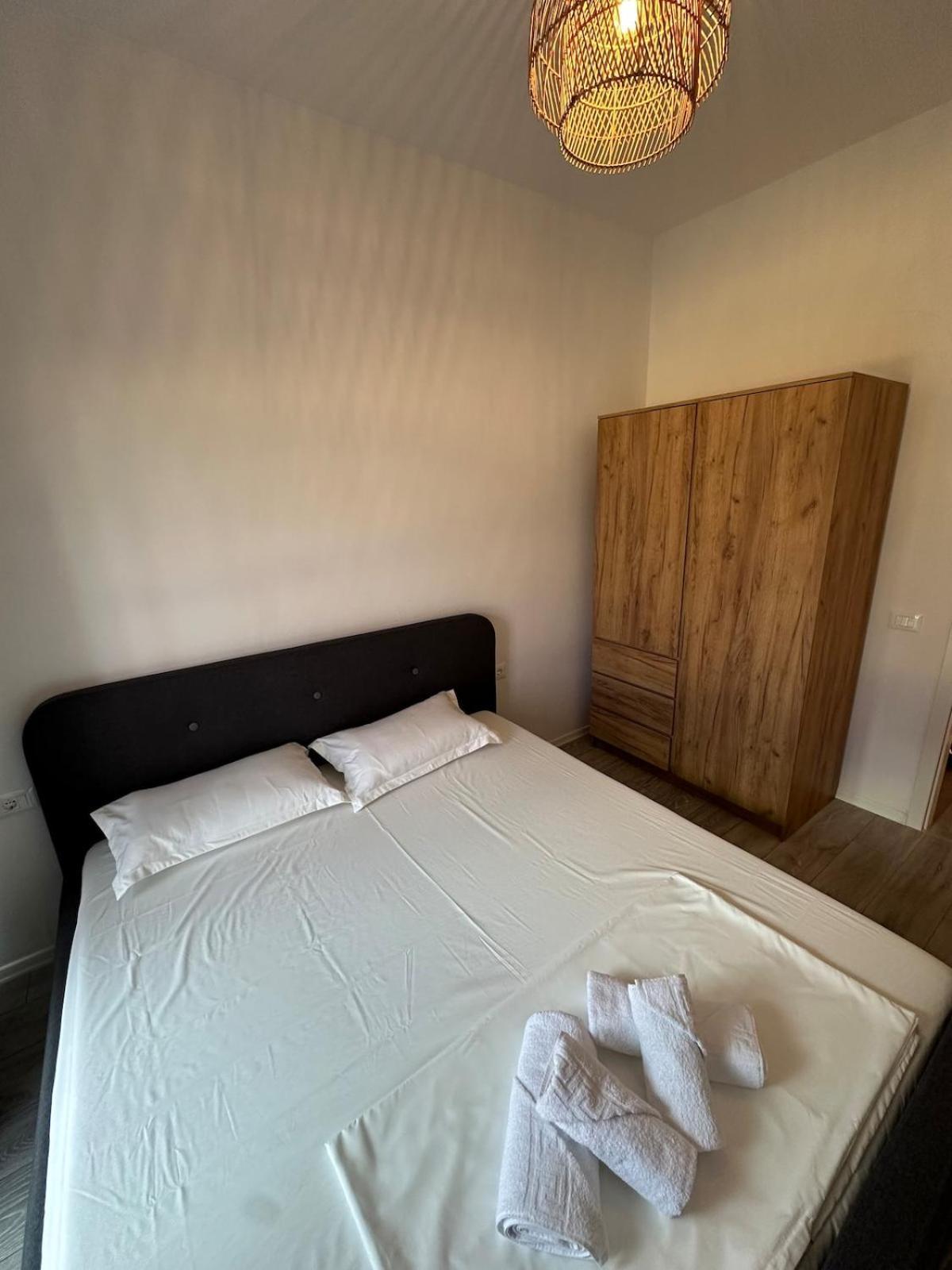 Sunflower Apartment Tirana Zewnętrze zdjęcie